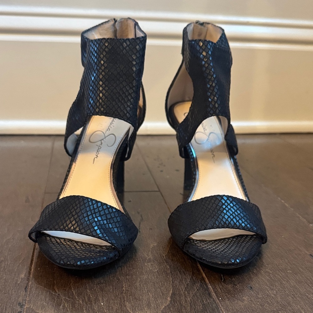 Jessica Simpson Black Pumps